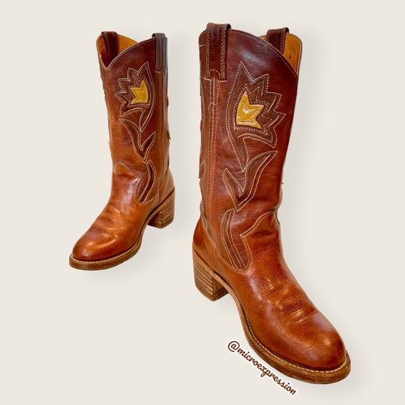 VINTAGE Frye Floral Inlay Cognac Boho Leather Chunky Heel Pull On Campus Boot - Picture 2 of 11